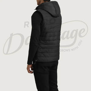 Gilet matelassé noir à capuche pour homme – Chaud, imperméable et sans manches pour l'hiver - Product Image 2
