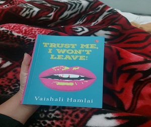 Confiez-vous à moi, je ne partirai pas, de Vaishali Hamla, livre broché, fiction contemporaine, fiction féminine, fiction domestique, famille et relations - Product Image 2