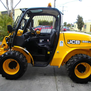 Manipulador Telescópico JCB 520-40 de la Mejor Calidad — 4 m — 2,000 kg - Product Image 1
