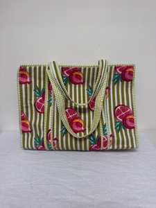 Bolso Tote de Algodón Acolchado Hecho a Mano, con Bordado de Granada a Rayas Verdes, Bolso de Hombro Bohemio, Bolso de Mano de Tela Acolchada de Algodón Verde - Product Image 6
