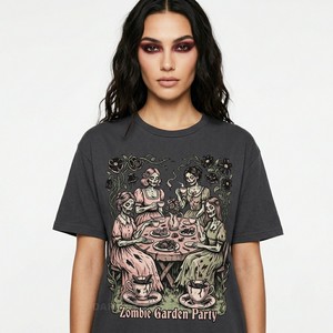 Camiseta Gráfica Personalizada para Mujer, 100% Algodón, Estampado Art Deco Zombie, Camiseta Vintage de Terror y Glamour, Fabricante de Ropa de Alta Calidad - Product Image 6