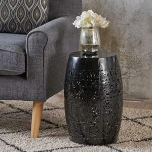 Table d'appoint en métal élégante, conçue pour impressionner les invités tout en offrant un support fiable pour les objets essentiels - Product Image 6