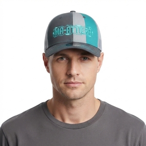 Gorra Trucker Gris para Hombre, con Logotipo Bordado Personalizado, Malla Trasera, Ajustable, Estilo Urbano - Product Image 1