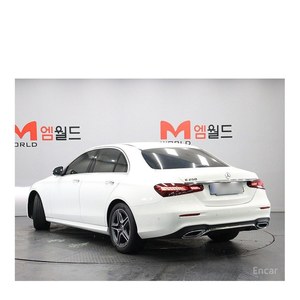 Mercedes-Benz Clase E E250 AMG Line 2022, 15,973 km, Caja de Cambios Automática, Asientos de Cuero, Volante a la Izquierda, Cámara Trasera - Product Image 3