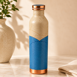 Bouteille d'eau isotherme en cuivre à motif floral pour la randonnée en extérieur, avec corps noir et motif de roses - Product Image 6