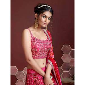 Lehenga Choli de Seda Bordada en Rosa, Talla Grande, para Sangeet - Product Image 6