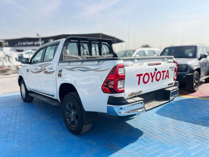 Toyota Hilux SUV 2026 Edición Limitada, Volante a la Izquierda, R20 Oscuro, 4 Puertas, Motor Diésel 4.1-6L, 4 Cilindros, Transmisión Manual, Turbo, Asientos de Cuero - Product Image 2