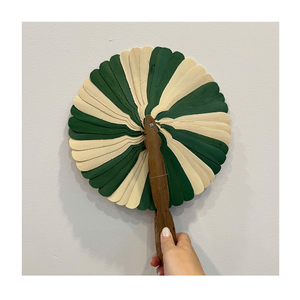 Éventail à main en feuille de palmier, fabriqué au Vietnam, accessoire traditionnel en noix de coco naturelle pour les voyages à la plage, les festivals et les marchés en plein air - Product Image 4