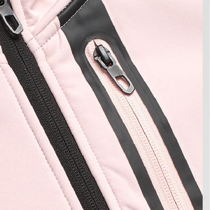Veste Softshell Femme Imperméable de Haute Qualité à Capuche Zippée Col Montant Nouveau Design Tendance Coupe Classique – Prix de Gros - Product Image 6