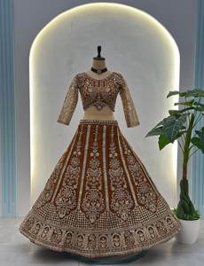 Magnifiques ensembles de lehengas et cholis de mariée en tissu Georgette avec bordure en fausse fourrure, broderie papillon, design traditionnel pour mariage/fête - Product Image 6