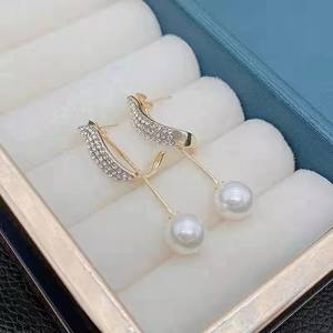 Nouvelles boucles d'oreilles pendantes en perles d'eau douce Edison de 10-11 mm, design français, rondes et légèrement imparfaites - Product Image 3