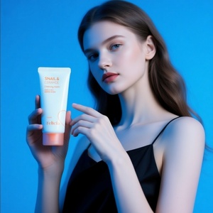 Nettoyant visage à la mucine d'escargot, hydratant, à la céramide, mousse douce, parfum léger, lavage quotidien doux pour tous types de peaux, 100 ml - Product Image 2