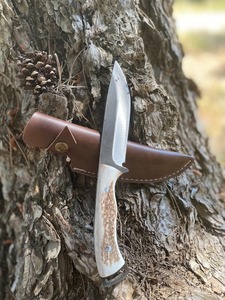 Couteau de chasse à lame fixe à pointe tombante avec manche en bois de cerf et étui en cuir, lame en acier inoxydable, pour usage extérieur - Product Image 3