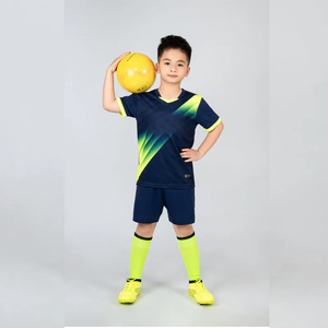 Maillot de football personnalisé de haute qualité pour homme, rouge, manches courtes, 100 % polyester respirant, uniforme d'équipe, numéro 10, impression par sublimation intégrale - Product Image 5