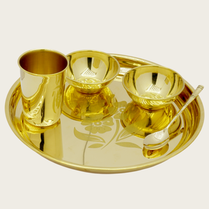 Plato de comida tradicional india Thali, plato de comida tradicional, cuencos redondos de metal, cuchara, vaso, comida cultural festiva - Product Image 1
