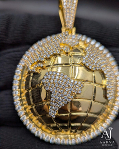 Collier Hip Hop en Or Jaune avec Pendentif Globe et Breloque Couronne Sertie de Diamants pour Fête - Product Image 6