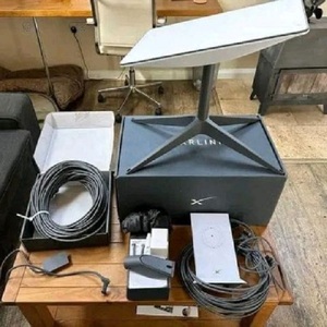 Caja Sellada Nueva de Grado Industrial para Internet Satelital Starlink V4, Todas las Piezas, Asa de Plástico, 3 Años de Garantía, Envío Mundial - Product Image 1