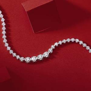 Collar de tenis de lujo con diamantes redondos brillantes en oro blanco, joyería clásica con diamantes engastados en punta para mujer - Product Image 3