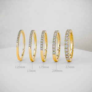 Anillo de Eternidad Clásico de Oro Amarillo con Diamantes, Corte Brillante Redondo de 1.25mm a 2.5mm, Anillo de Boda Unisex - Product Image 6