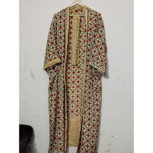 ชุดคลุมกิโมโนคุณภาพสูง ผ้าไหมแท้ 100% ลายดอกไม้หรูหรา คอวี ระบายอากาศได้ดี นุ่มสบาย เหมาะสำหรับฤดูใบไม้ผลิ  สามารถปรับแต่งสีและโลโก้ได้ - Product Image 2