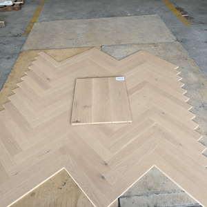 พื้นไม้โอ๊คขาวลายก้างปลา ขนาด 6 นิ้ว x 5/8 นิ้ว x 30 นิ้ว แบบ T&G เกรดคลาสสิค - Product Image 6