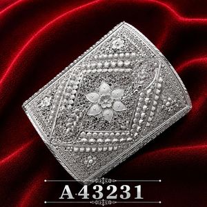 A-43226 Alloy 10K Gold Cuff <b>Bracelet</b> <b>with</b> Geometric Pattern for Women Wedding Jewelry Trendy Style Gold Plated - Product Image 5