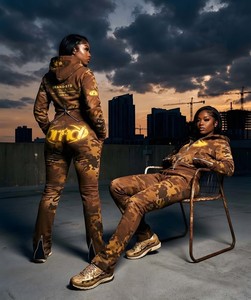 Nouvelle Tendance 2026 : Ensemble Survêtement Femme 2 Pièces à Capuche Imprimé Camouflage Manches Longues – Collection Automne Hiver (Vente en Gros) - Product Image 2
