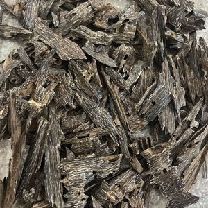 Copeaux d'agarwood cultivés au Vietnam, haute teneur en résine, pour base de bakhoor et oud de qualité supérieure pour encens - Product Image 2