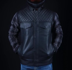 Chemise en flanelle de moto coupe ajustée, en cuir, coupe-vent, protection hivernale, conçue pour le confort et la sécurité des motards urbains. - Product Image 3