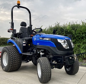Tracteur Solis 26 haute performance pour l'agriculture, l'aménagement paysager et les opérations sur le terrain, avec une construction de qualité et une puissance robuste - Product Image 6
