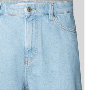 Shorts Bermuda en jean bleu clair pour homme, taille mi-haute, fermeture boutonnée, décontracté, en coton tissé - Product Image 5