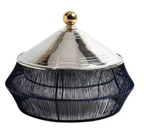 Des marmites en métal luxueusement conçues préservent la clarté du bouillon, permettant aux ingrédients de briller visuellement et aromatiquement. - Product Image 6