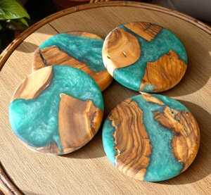 Sous-verres carrés modernes en résine et bois, faits à la main, décoratifs pour table basse, ensemble de 350 mm de diamètre, 5 mm d'épaisseur MN - Product Image 2