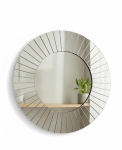 Miroir vénitien décoratif haut de gamme avec motifs floraux gravés à la main, bords biseautés et design d'accent mural classique sophistiqué - Product Image 1