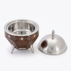 Olla de Madera de Lujo Premium y Duradera para Calentar Comida, con Tapa Plateada Martillada, Patas de Acero Inoxidable e Incrustaciones de Madreperla, Ideal para Ramadán - Product Image 3