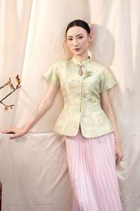 Nuevo Estilo de Blusa Ceremonial Vietnamita para Mujer - Motivo de Diosa Lunar y Conejo de Jade, Patrón Floral de Tulipán KPP24 - Product Image 4