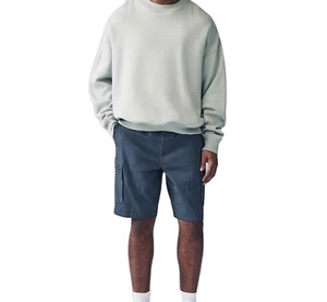 Pantalones cortos de gimnasio para correr para hombre con logotipo personalizado al por mayor, ropa de verano de estilo cómodo para correr y arruinar la ropa de color sólido con múltiples bolsillos - Product Image 1