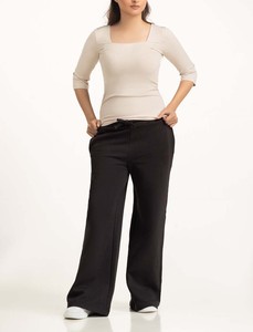 Camiseta de Mujer Hecha a Medida al Por Mayor, Cuello Cuadrado Beige, Manga 3/4, Camiseta Beige Elegante, Ropa - Product Image 4