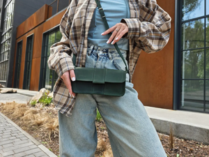 <b>Small</b> Green Genuine Leather Crossbody <b>Purse</b> Handmade Minimalist Handbag for Women Personalized Cross Body Mother Gift - Product Image 2