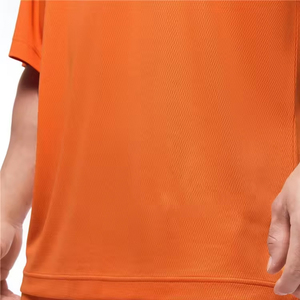 เสื้อยืดผู้ชายโลโก้สั่งทำ ผ้าฝ้าย 150gsm แขนสั้น เป็นมิตรกับสิ่งแวดล้อม ระบายอากาศได้ดี ทรงหลวม สวมใส่สบาย ขายส่งจำนวนมาก รับผลิตแบบ OEM - Product Image 5
