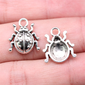Pendentif <span class=keywords><strong>Coccinelle</strong></span> en Alliage de Zinc Argent Vieilli pour Fabrication de Bijoux DIY (Colliers, Bracelets, Boucles d'Oreilles, Porte-clés) - Product Image 1