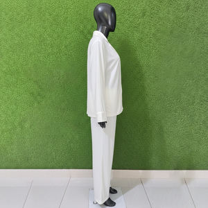 Pyjama en soie 2026 pour femme, ensemble de luxe à manches longues, respirant, avec logo personnalisé – Nouveauté très demandée - Product Image 3