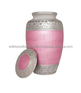 Urnes funéraires décoratives en laiton de haute qualité, faites à la main, pour hommes et femmes. - Product Image 1