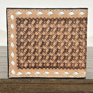 กระเป๋าสตางค์หนังแท้สไตล์ตะวันตก งานแฮนด์เมด ลายฉลุรถแทรกเตอร์ ช่องใส่บัตรหลายช่อง และช่องซิป กระเป๋าสตางค์แบบพับสองตอน ทนทาน - Product Image 5