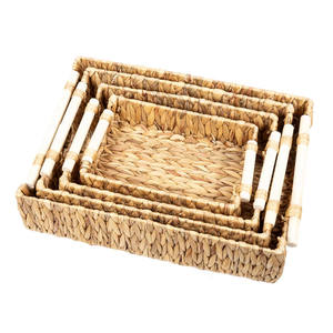 Juego de 4 bandejas rectangulares de jacinto de agua con asas de ratán. Bandejas para servir en mesas de centro, salas de estar y hoteles. - Product Image 3