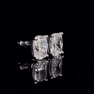 Pendientes de oro blanco macizo de 14 quilates con diamante de laboratorio D VVS de corte cojín y diseño de 4 puntas para uso diario de mujer - Product Image 3