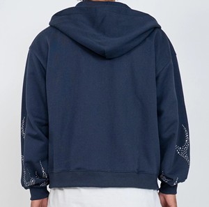 Sweat à capuche zippé personnalisé Y2K avec strass et motif flamme, coupe oversize, style streetwear, en molleton 100% coton, bleu marine et noir, avec détails métalliques - Product Image 2