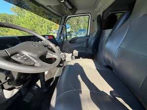 Tracteur routier diesel haute performance 6x4 avec cabine couchette pour le transport dans les zones éloignées - Product Image 5