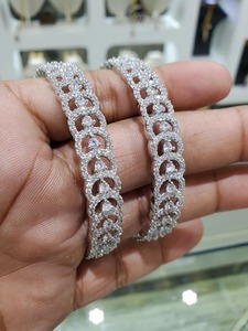 Bracelet ouvert en moissanite de haute qualité pour femmes, plaqué or blanc, bijoux de mariage tendance, disponible au prix d'exportation - Product Image 4