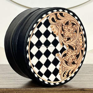Boîte de rangement ronde pour bijoux en cuir de vachette véritable, artisanale, avec motif à carreaux et design floral, parfaite pour les femmes - Product Image 4